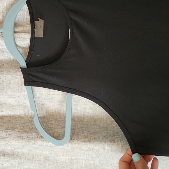 Calia Tank - Picture 2 of 5